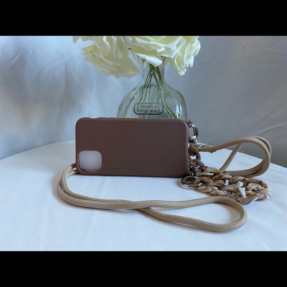 iPhone 12 iphone case with chain handle and crossbody strap - Picture 6 of 7
